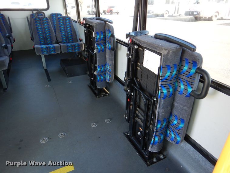 image for item MM9645 2014 Ford E450  shuttle bus