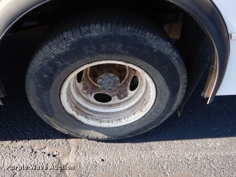 image for item MM9645 2014 Ford E450  shuttle bus