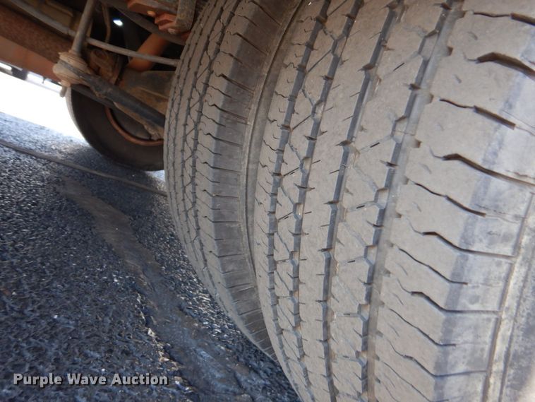 image for item MM9645 2014 Ford E450  shuttle bus