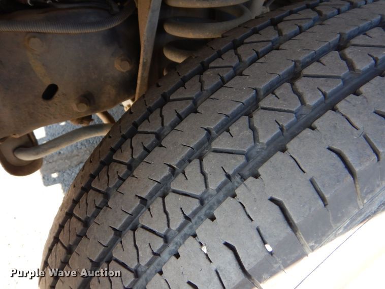 image for item MM9645 2014 Ford E450  shuttle bus