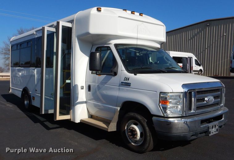image for item MM9646 2014 Ford E450  shuttle bus