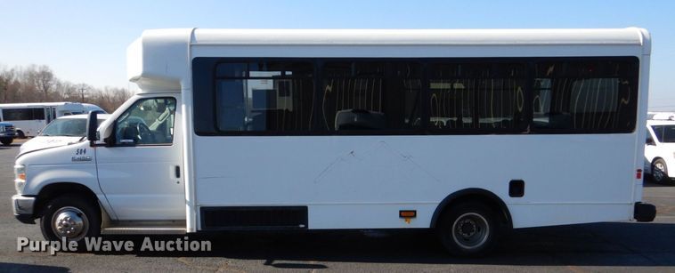 image for item MM9646 2014 Ford E450  shuttle bus