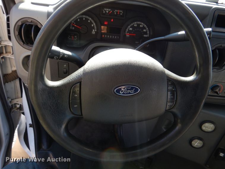 image for item MM9646 2014 Ford E450  shuttle bus