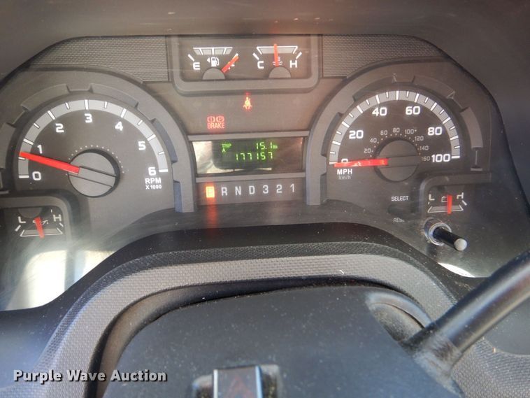 image for item MM9646 2014 Ford E450  shuttle bus