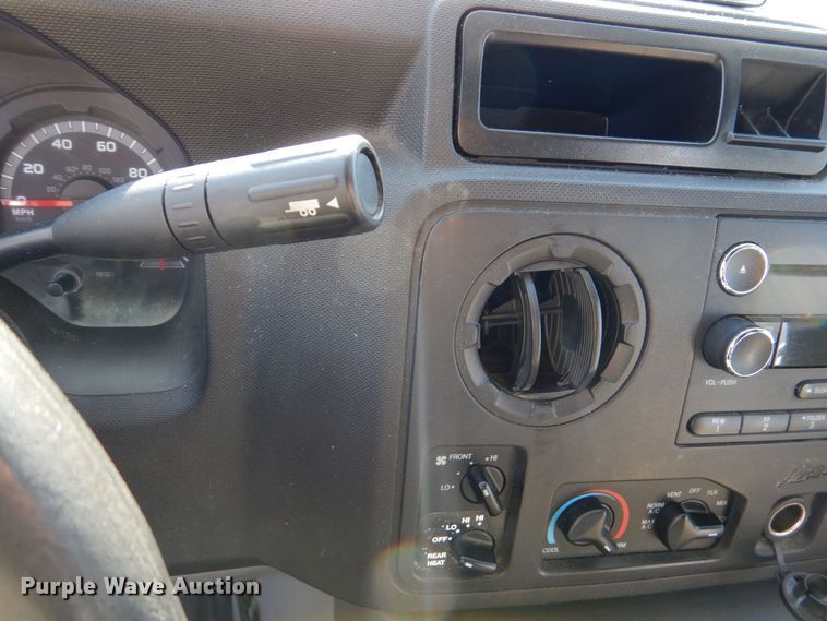 image for item MM9646 2014 Ford E450  shuttle bus