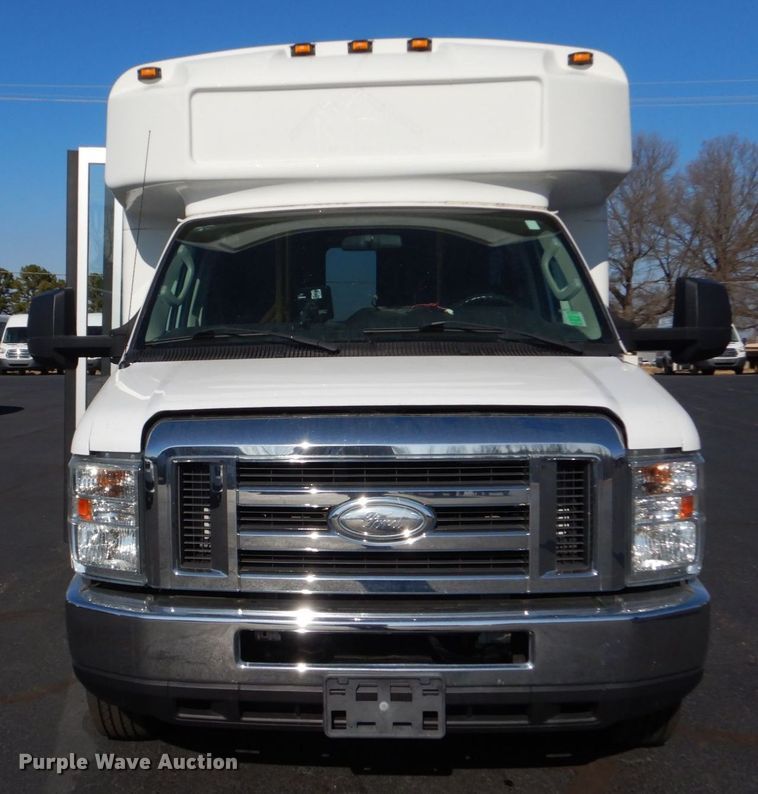 image for item MM9647 2016 Ford E450  shuttle bus