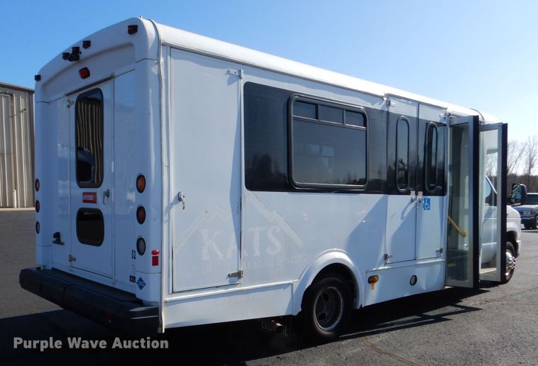 image for item MM9647 2016 Ford E450  shuttle bus