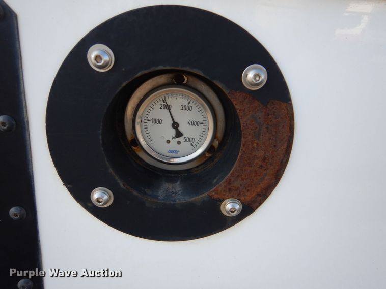 image for item MM9647 2016 Ford E450  shuttle bus