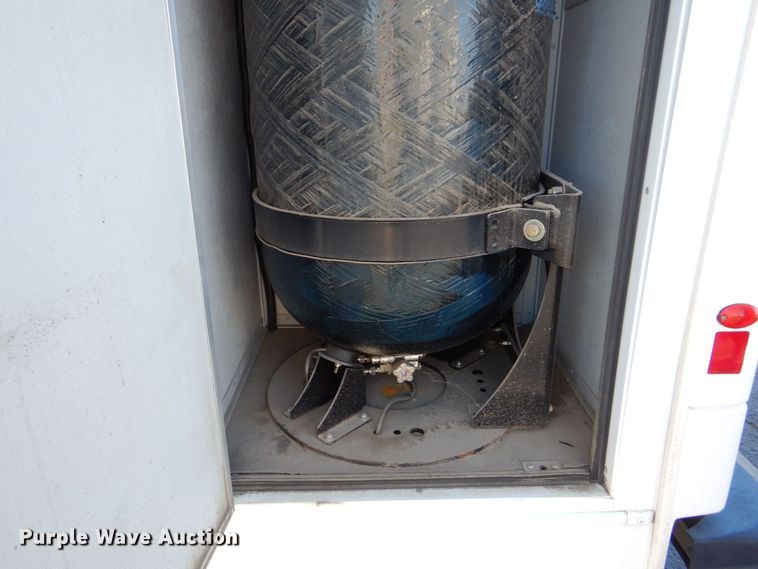 image for item MM9647 2016 Ford E450  shuttle bus