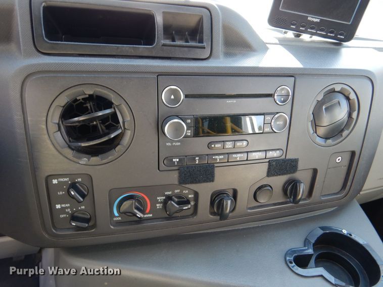 image for item MM9647 2016 Ford E450  shuttle bus