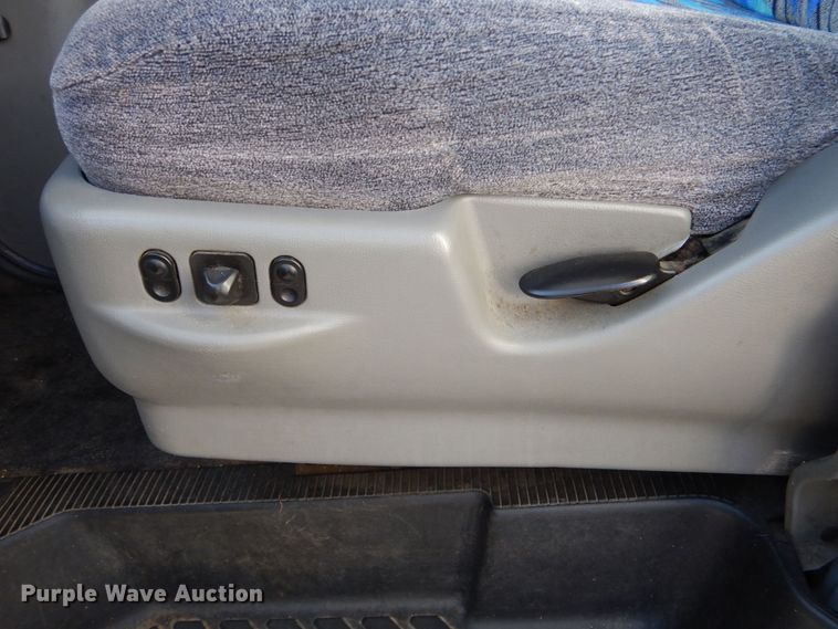 image for item MM9647 2016 Ford E450  shuttle bus