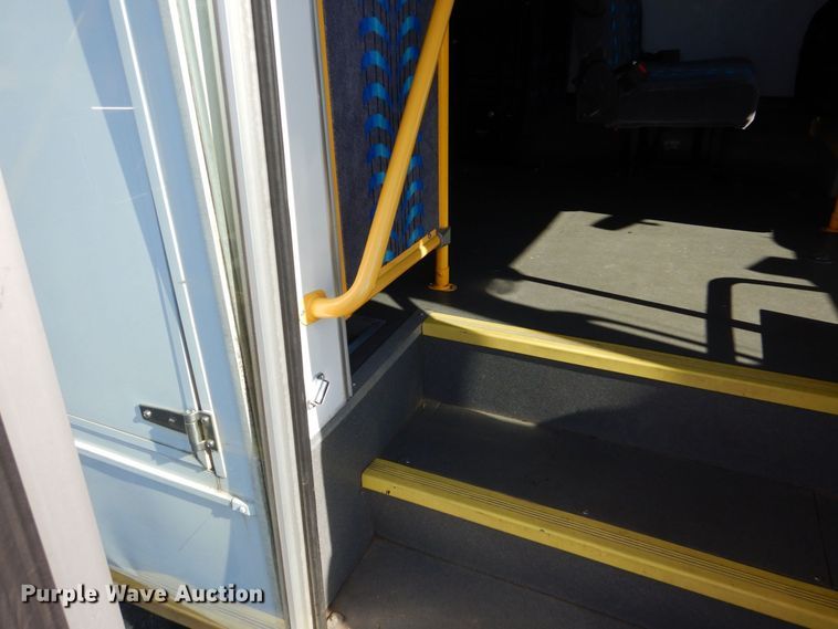 image for item MM9647 2016 Ford E450  shuttle bus