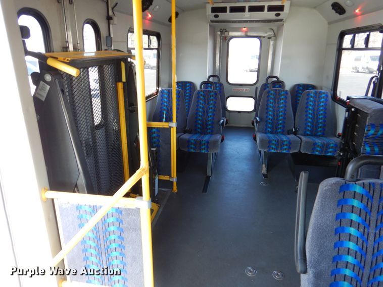 image for item MM9647 2016 Ford E450  shuttle bus