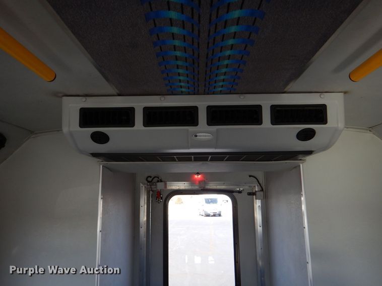 image for item MM9647 2016 Ford E450  shuttle bus