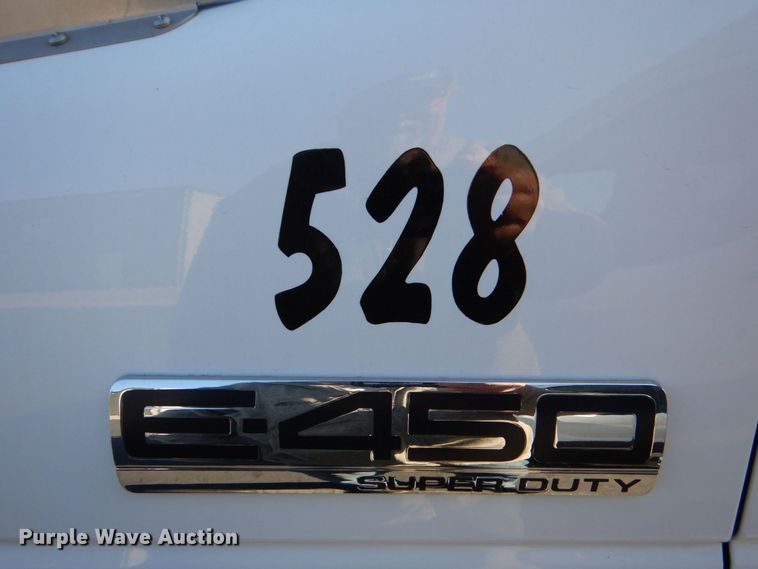 image for item MM9647 2016 Ford E450  shuttle bus