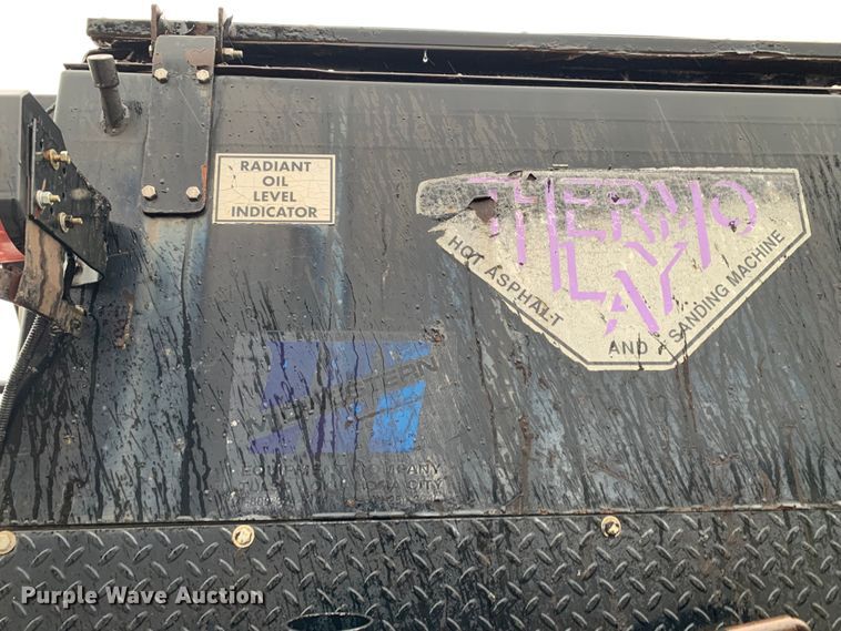 image for item MM9698 2003 International 740  pothole patcher truck