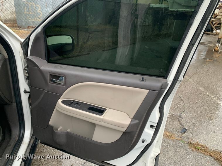 image for item MM9706 2009 Ford Taurus X  SUV