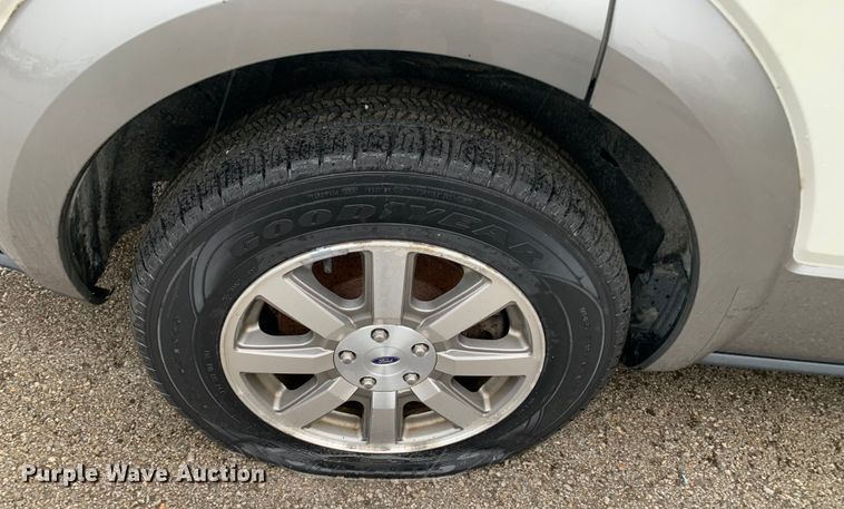 image for item MM9706 2009 Ford Taurus X  SUV