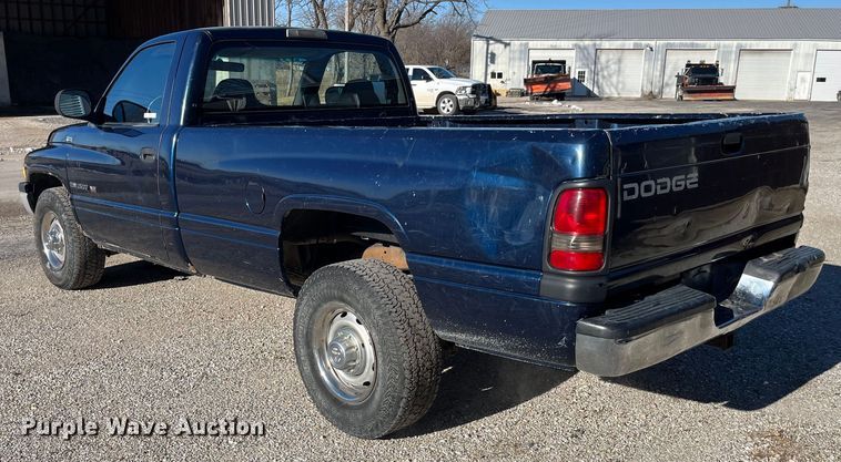 image for item MW9459 2001 Dodge Ram 2500  pickup truck