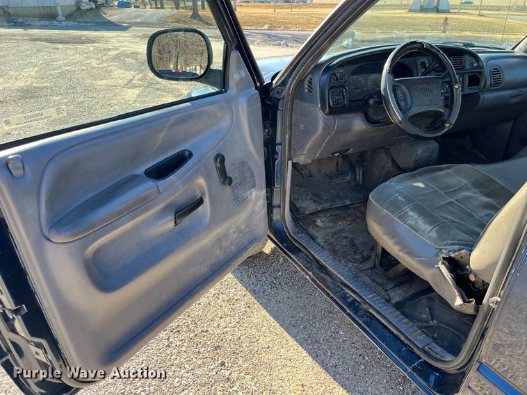 image for item MW9459 2001 Dodge Ram 2500  pickup truck