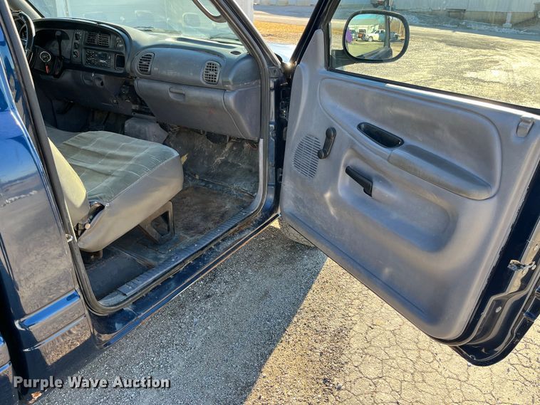 image for item MW9459 2001 Dodge Ram 2500  pickup truck