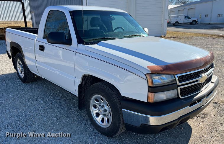 image for item MW9496 2007 Chevrolet Silverado 1500  pickup truck