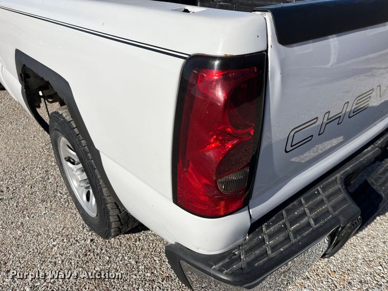 image for item MW9496 2007 Chevrolet Silverado 1500  pickup truck