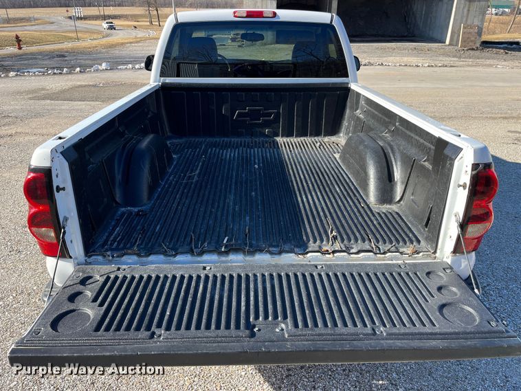 image for item MW9496 2007 Chevrolet Silverado 1500  pickup truck