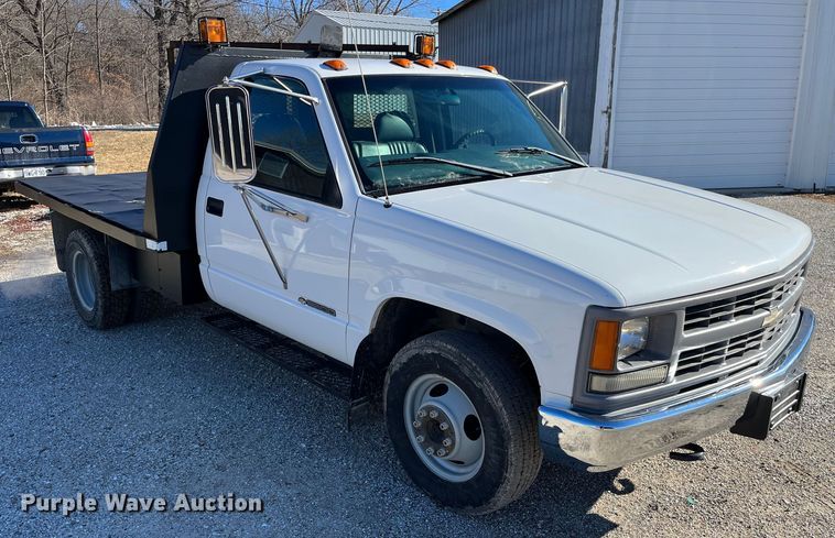 image for item MW9497 1999 Chevrolet C3500  dump flatbed pickup truck