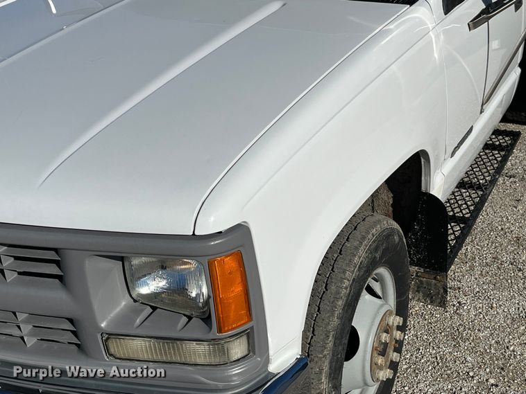 image for item MW9497 1999 Chevrolet C3500  dump flatbed pickup truck