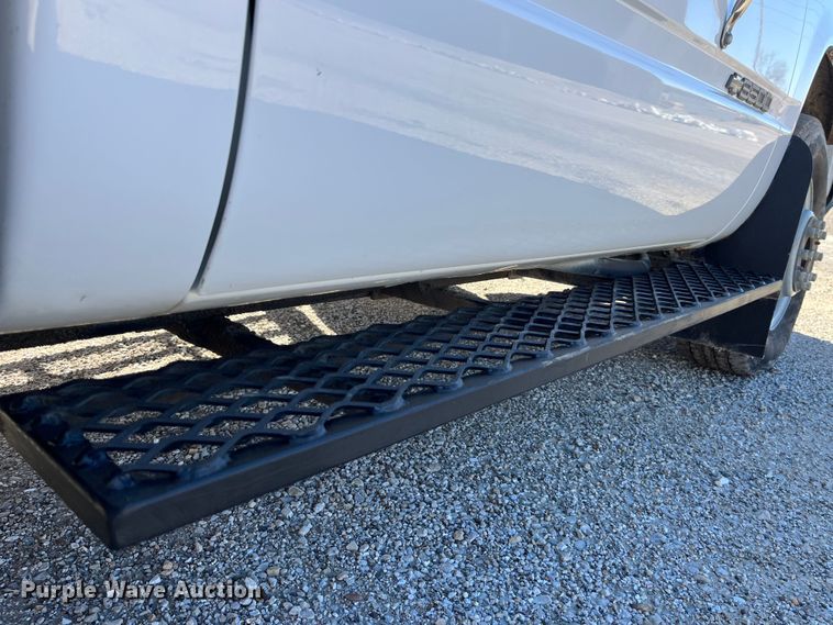 image for item MW9497 1999 Chevrolet C3500  dump flatbed pickup truck