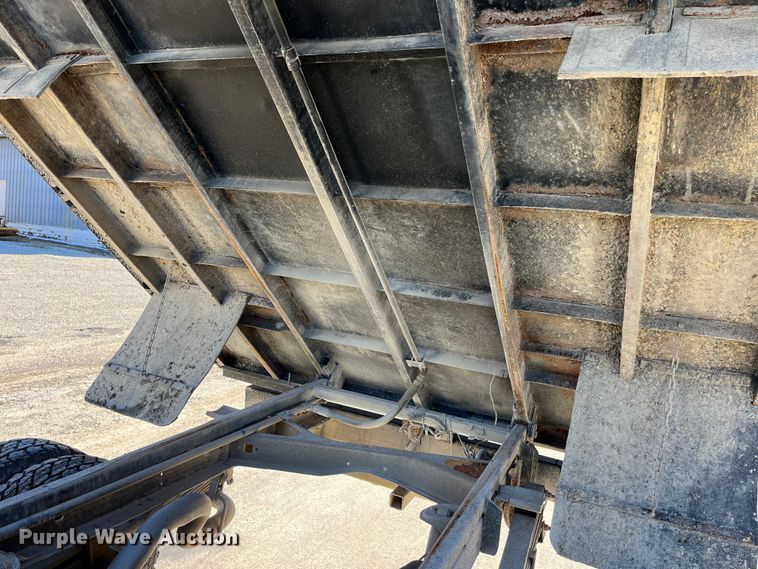 image for item MW9497 1999 Chevrolet C3500  dump flatbed pickup truck