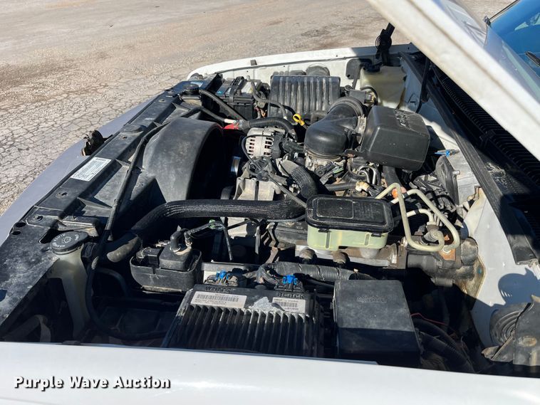 image for item MW9497 1999 Chevrolet C3500  dump flatbed pickup truck