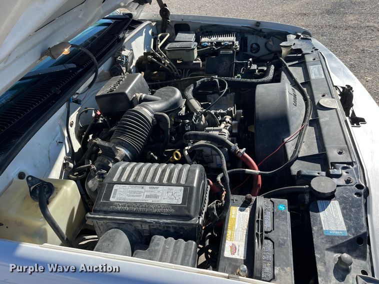 image for item MW9497 1999 Chevrolet C3500  dump flatbed pickup truck