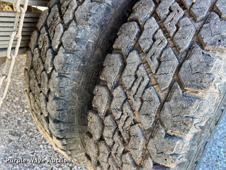 image for item MW9497 1999 Chevrolet C3500  dump flatbed pickup truck