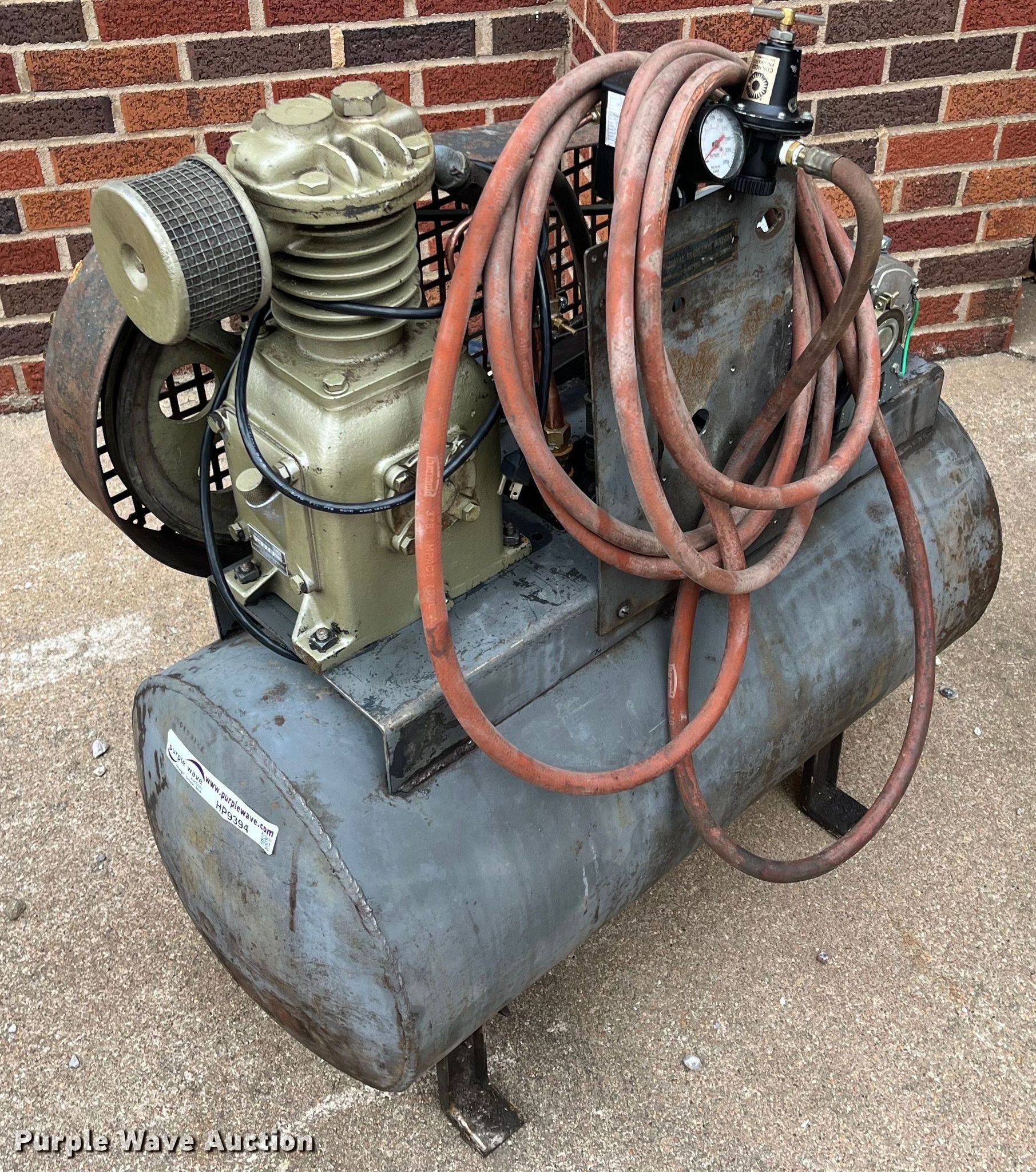 Quincy A4 air compressor in Andale, KS Item HP9394 sold Purple Wave