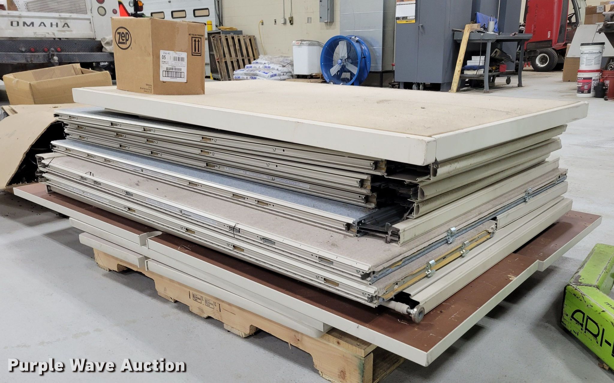 Approximately 10 office partitions in Lincoln, NE Item LY9963 sold