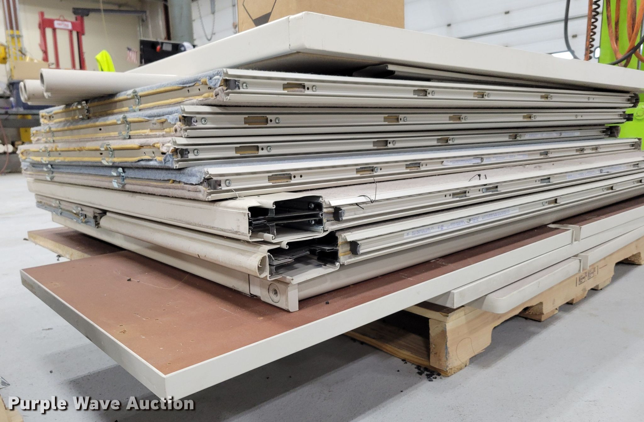 Approximately 10 office partitions in Lincoln, NE Item LY9963 sold