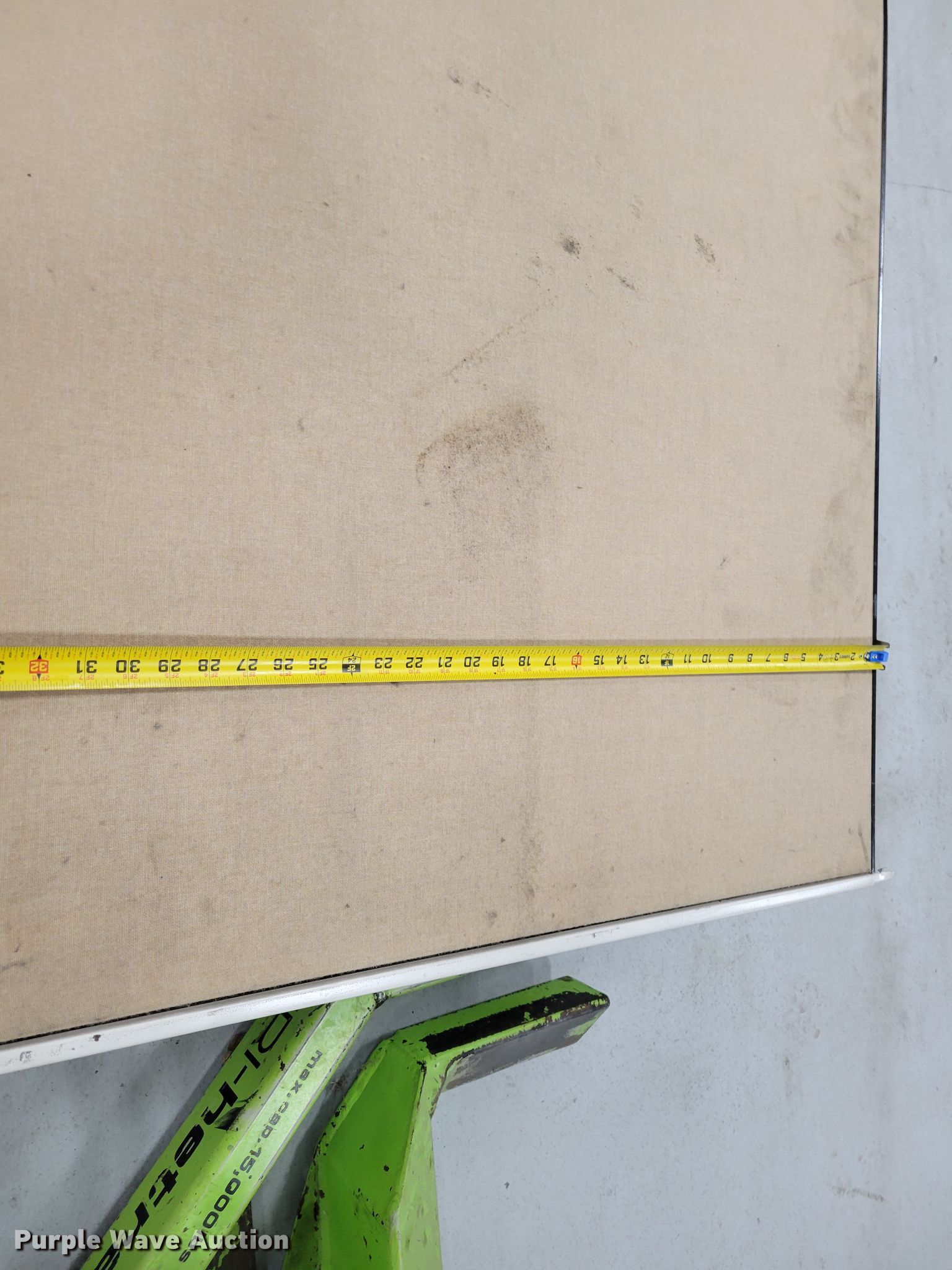 Approximately 10 office partitions in Lincoln, NE Item LY9963 sold