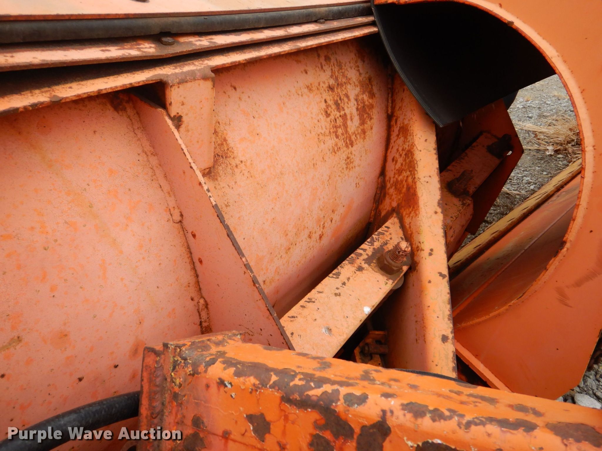 120" W snow plow in Lincoln, NE Item LY9974 sold Purple Wave