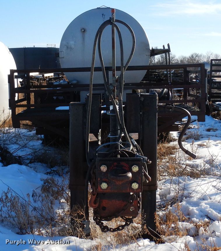 image for item DF8307 1982 Kayln  fertilizer delivery trailer