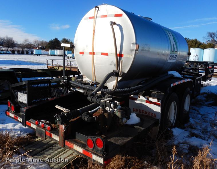 image for item DF8307 1982 Kayln  fertilizer delivery trailer