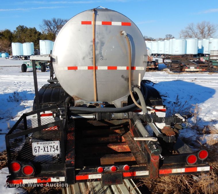image for item DF8307 1982 Kayln  fertilizer delivery trailer