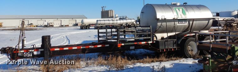 image for item DF8307 1982 Kayln  fertilizer delivery trailer