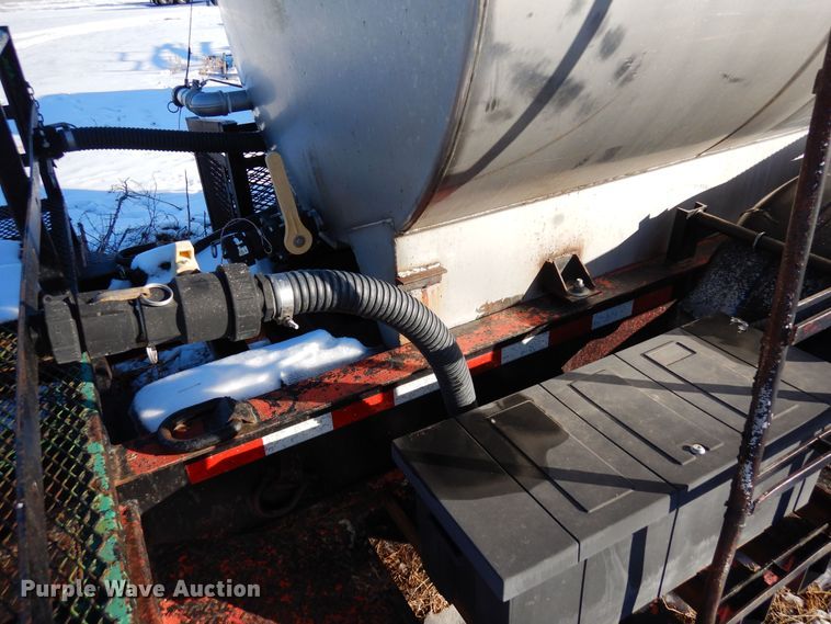 image for item DF8307 1982 Kayln  fertilizer delivery trailer