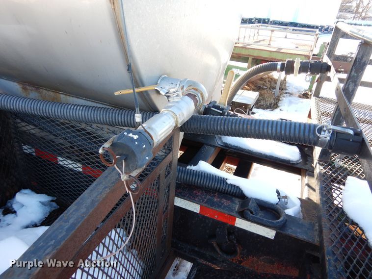 image for item DF8307 1982 Kayln  fertilizer delivery trailer