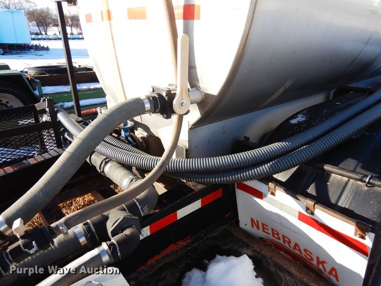 image for item DF8307 1982 Kayln  fertilizer delivery trailer