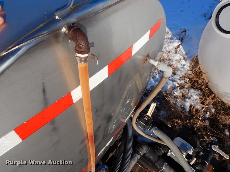 image for item DF8307 1982 Kayln  fertilizer delivery trailer