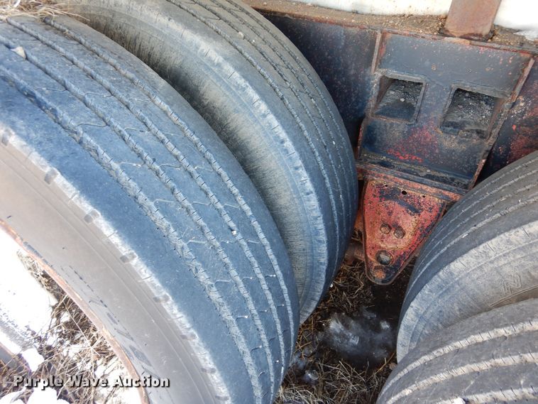 image for item DF8307 1982 Kayln  fertilizer delivery trailer