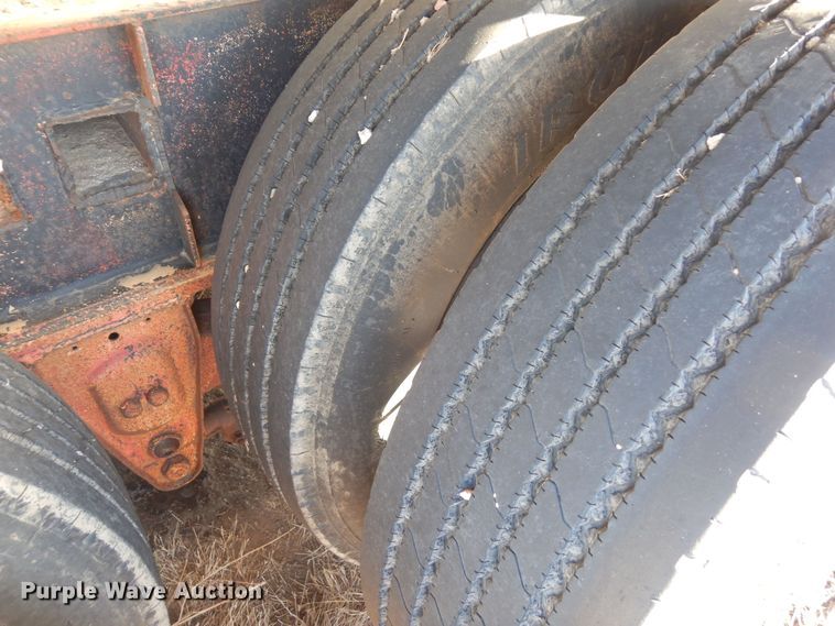 image for item DF8307 1982 Kayln  fertilizer delivery trailer